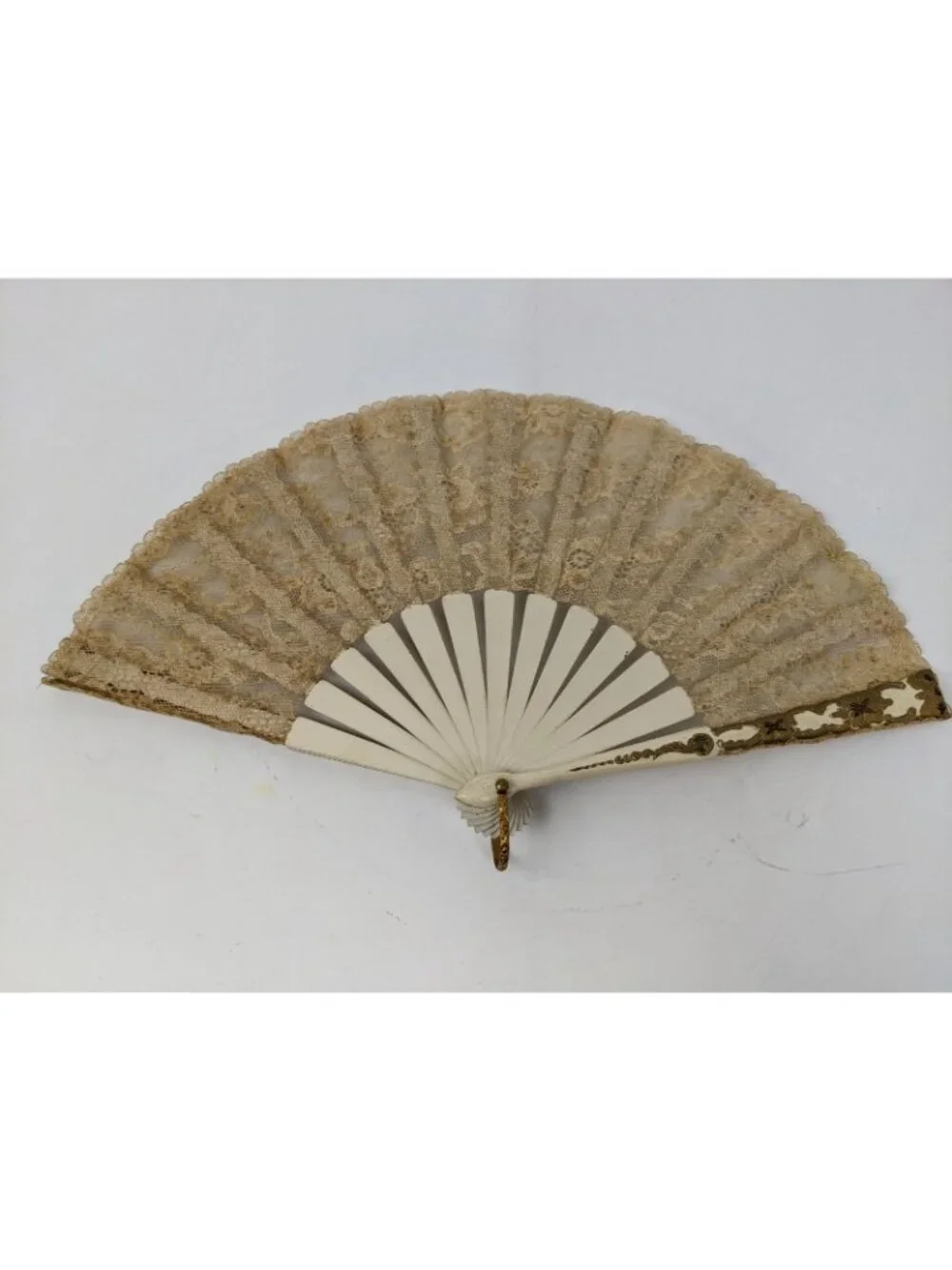 Antique Brussels Lace Hand Fan Sandlewood Ribs Gilding Intact c. 1910